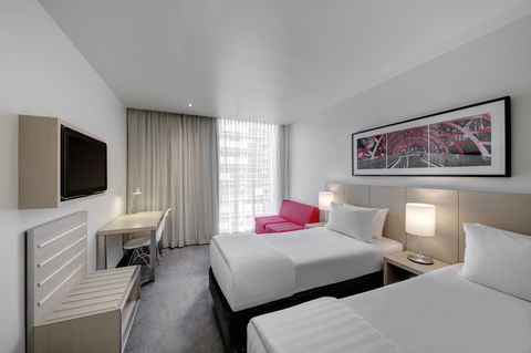 Travelodge Hotel Melbourne Docklands - Lennox Head Accommodation 2