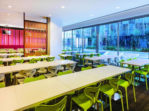 Travelodge Hotel Melbourne Docklands - Lennox Head Accommodation 21