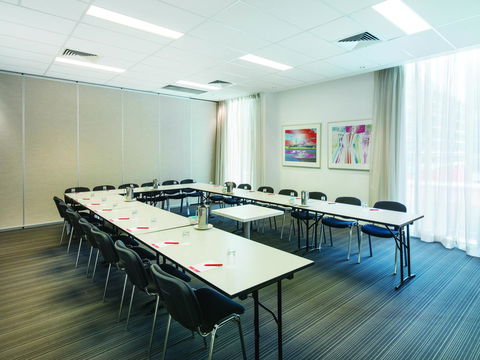 Travelodge Hotel Melbourne Docklands - Lennox Head Accommodation 11