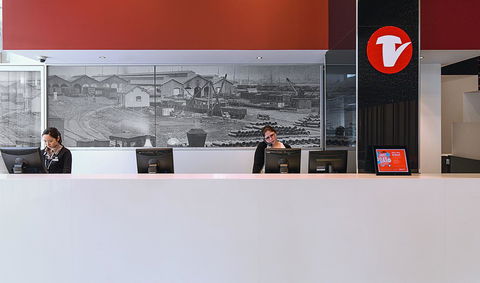 Travelodge Hotel Melbourne Docklands - Lennox Head Accommodation 9