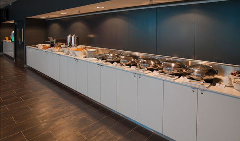 Travelodge Hotel Melbourne Docklands - Lennox Head Accommodation 12
