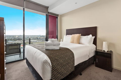 Docklands Private Collection - NEWQUAY - Lennox Head Accommodation 18