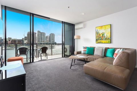 Docklands Private Collection - NEWQUAY - Lennox Head Accommodation 9
