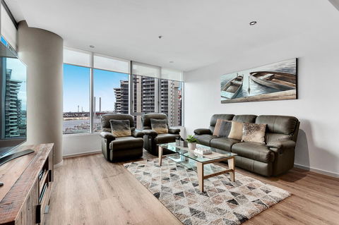 Docklands Private Collection - NEWQUAY - Lennox Head Accommodation 5