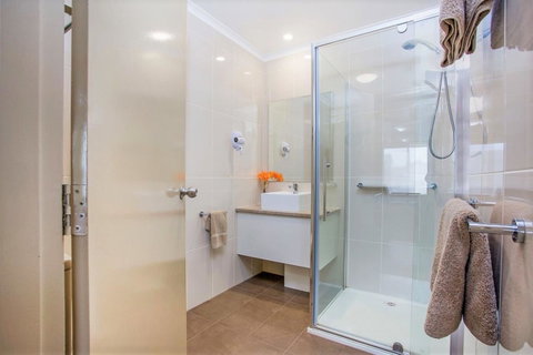 Comfort Inn Warrnambool International - Lennox Head Accommodation 3