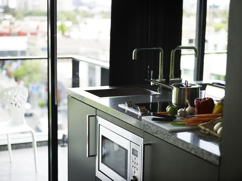 The Cullen Melbourne - Art Series - Lennox Head Accommodation 11