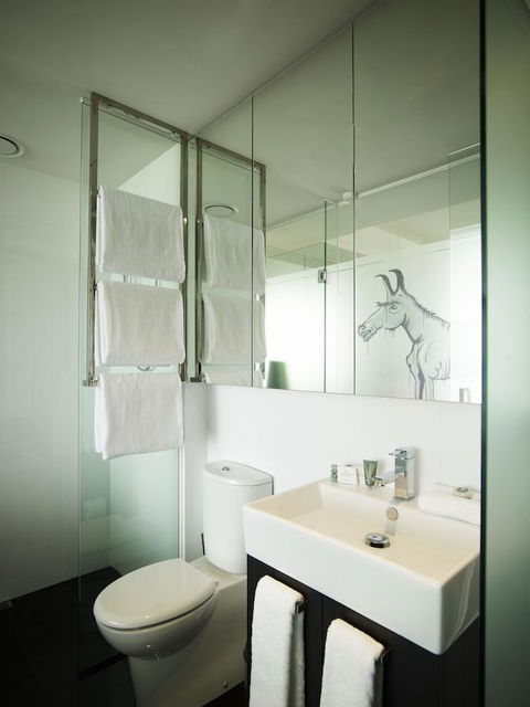 The Cullen Melbourne - Art Series - Lennox Head Accommodation 6