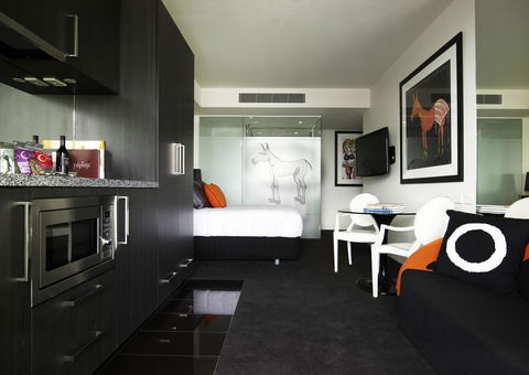 The Cullen Melbourne - Art Series - Lennox Head Accommodation 17