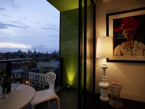 The Cullen Melbourne - Art Series - Lennox Head Accommodation 14