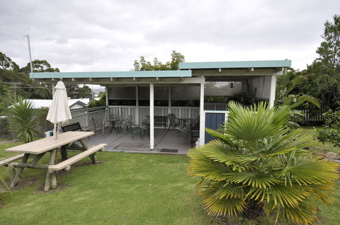 Ballymena Holiday Units - Lennox Head Accommodation 1