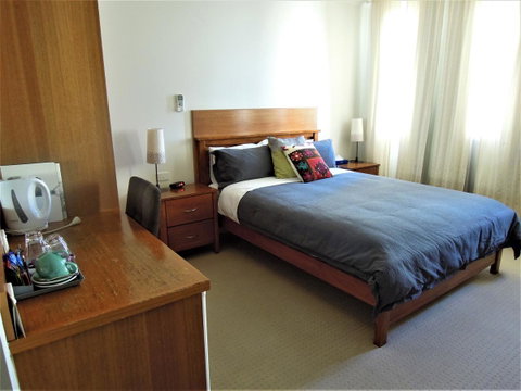 Plough Hotel - Lennox Head Accommodation 4