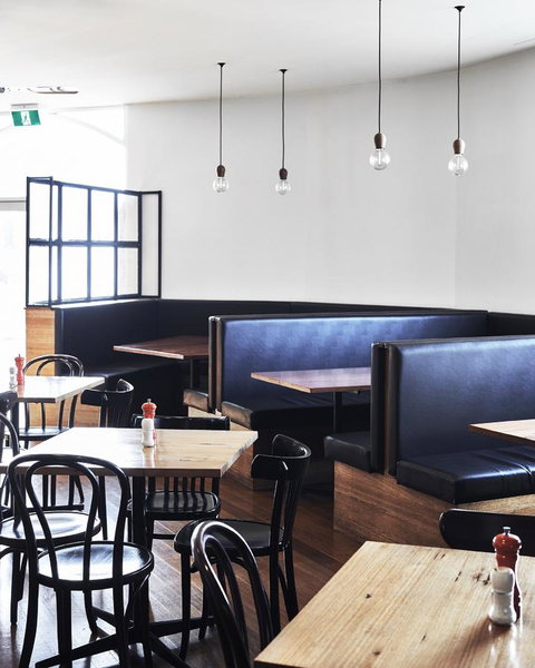 Plough Hotel - Lennox Head Accommodation 13
