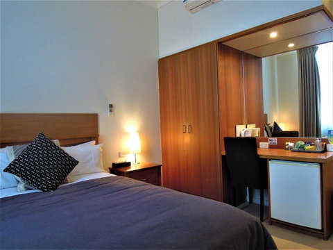 Plough Hotel - Lennox Head Accommodation 7