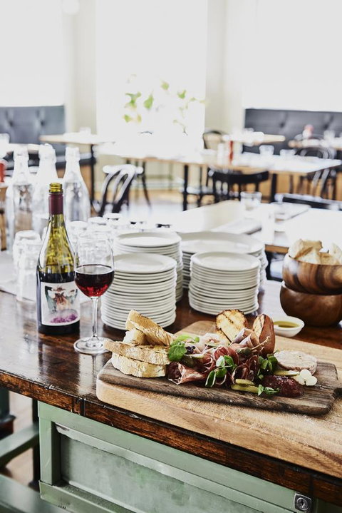 Plough Hotel - Lennox Head Accommodation 23