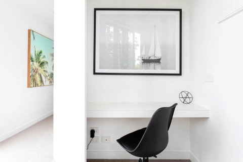 Modern Apartment In The Heart Of St Kilda - Lennox Head Accommodation 2