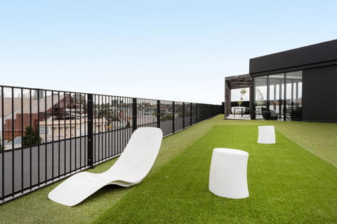Modern Apartment In The Heart Of St Kilda - Lennox Head Accommodation 18