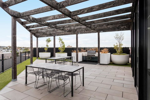 Modern Apartment In The Heart Of St Kilda - Lennox Head Accommodation 19