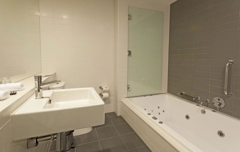 Causeway 353 Hotel - Lennox Head Accommodation 9