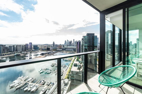 Melbourne Private Apartments - Collins Wharf Waterfront, Docklands - Lennox Head Accommodation 2