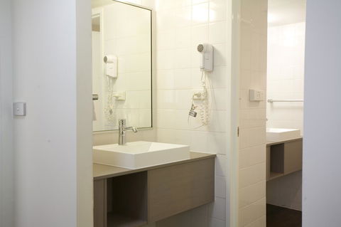Ibis Melbourne Hotel And Apartments - Lennox Head Accommodation 19