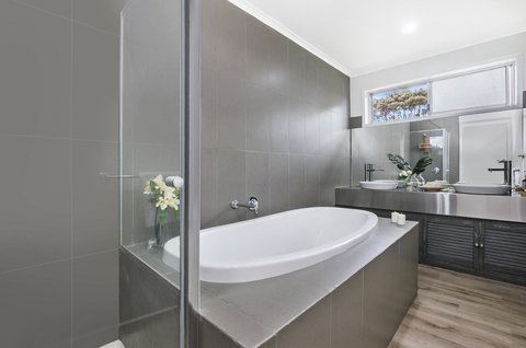 Portland Bay Apartments - Lennox Head Accommodation 8