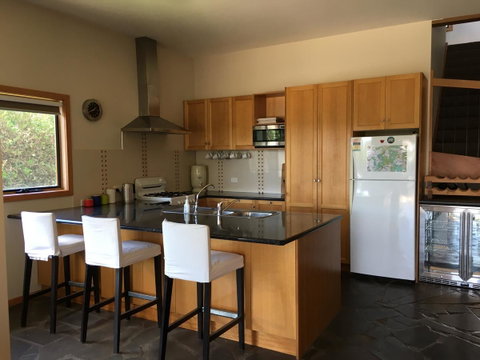 Apostle Hideaway - Central Port Campbell - Lennox Head Accommodation 2