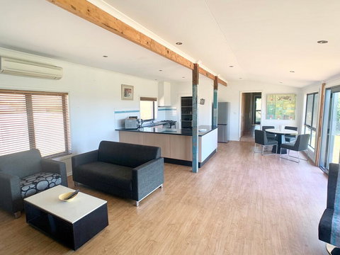 The Daydawn Dairy - Perched High, Simple Living & What A View! - Lennox Head Accommodation 3