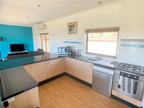 The Daydawn Dairy - Perched High, Simple Living & What A View! - Lennox Head Accommodation 2