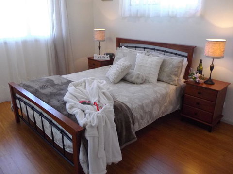 Tinaroo Sunset Retreat - Lennox Head Accommodation 3
