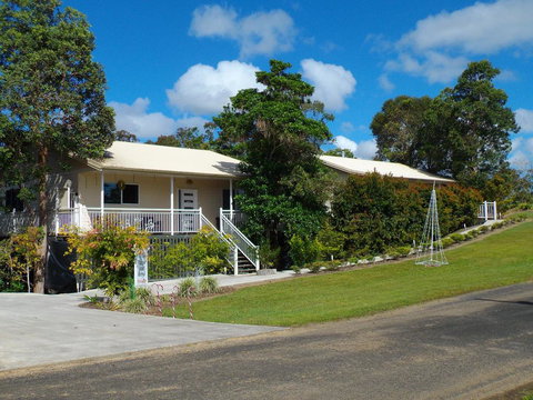 Tinaroo Sunset Retreat - Lennox Head Accommodation 0