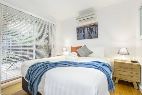 Tranquil Townhouse In Port Melbourne - Lennox Head Accommodation 3