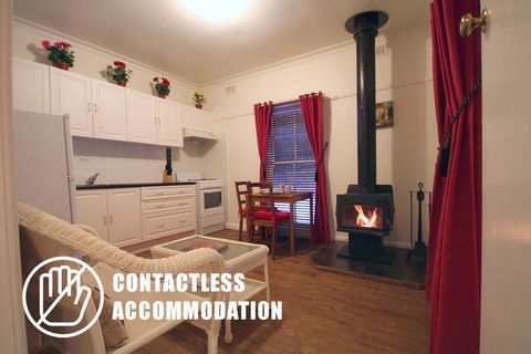 Tudor Cottages - Lennox Head Accommodation 1