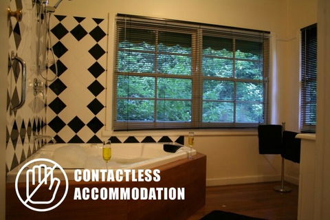 Tudor Cottages - Lennox Head Accommodation 3