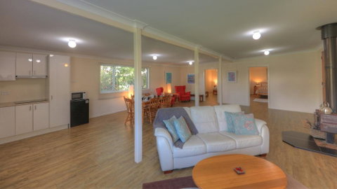 Village Stays Coldstream Gallery Bungalow - Lennox Head Accommodation 3