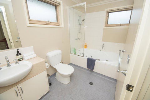 The Pitch - Lennox Head Accommodation 21