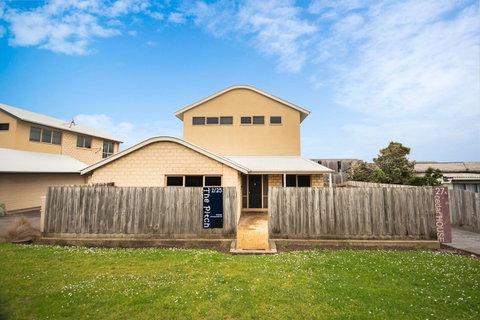 The Pitch - Lennox Head Accommodation 37