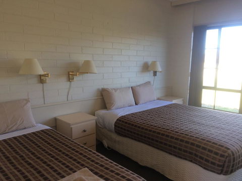 Ambassador Motor Inn - Lennox Head Accommodation 10