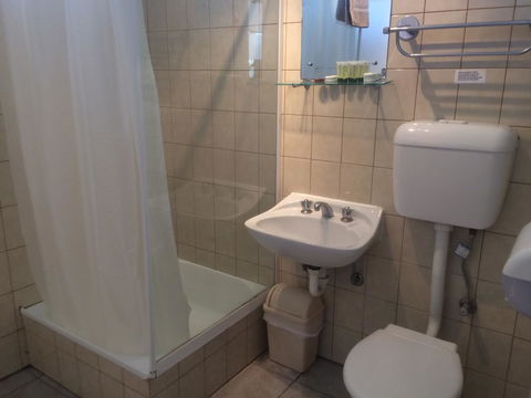 Ambassador Motor Inn - Lennox Head Accommodation 2