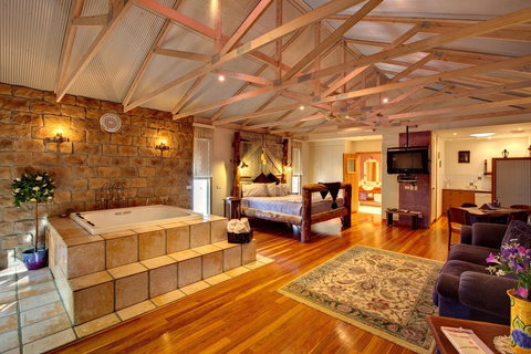 Ditto Daddy's - Lennox Head Accommodation 0