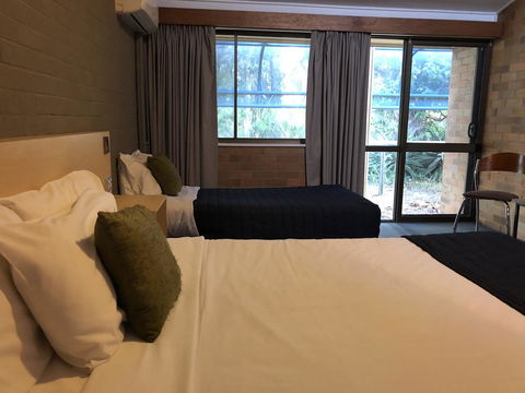 Bribie Island Hotel - Lennox Head Accommodation 19