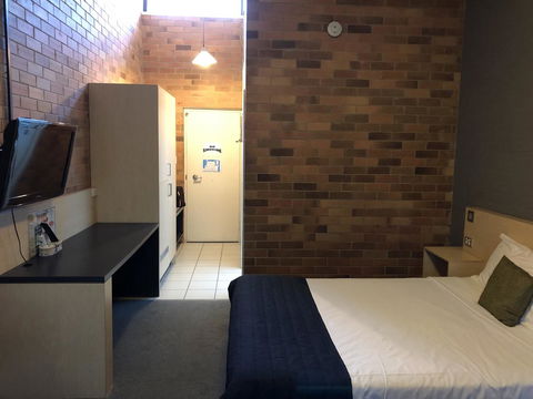 Bribie Island Hotel - Lennox Head Accommodation 3