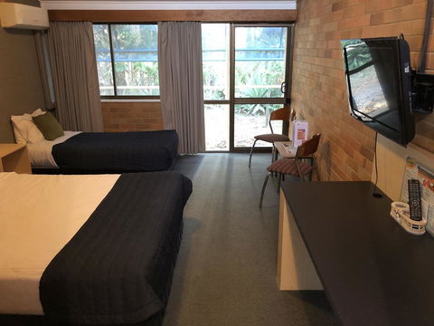 Bribie Island Hotel - Lennox Head Accommodation 21