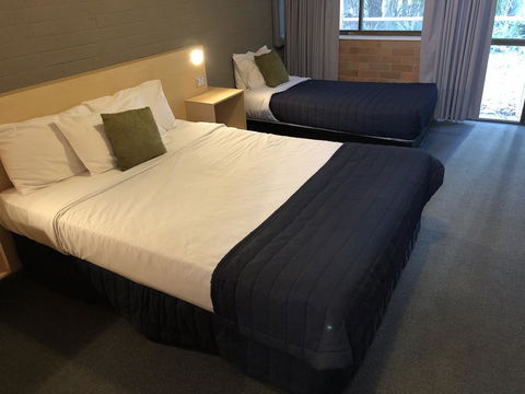 Bribie Island Hotel - Lennox Head Accommodation 1