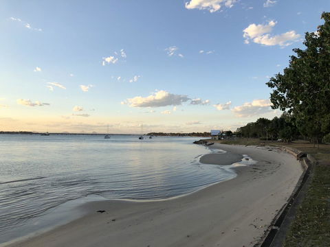 Bribie Island Hotel - Lennox Head Accommodation 24