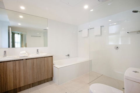 Emerald Noosa - Lennox Head Accommodation 28