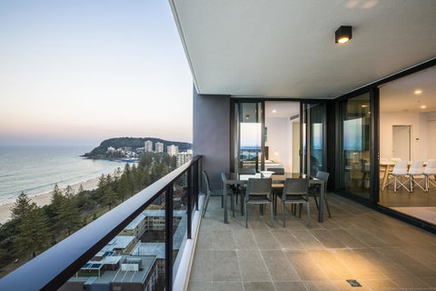 Boardwalk Burleigh Beach - Official - Lennox Head Accommodation 9