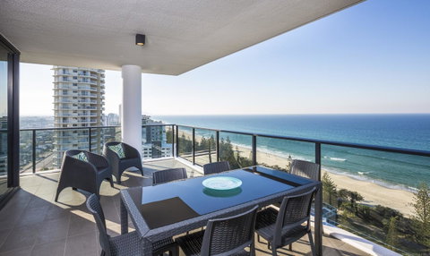 Boardwalk Burleigh Beach - Official - Lennox Head Accommodation 12