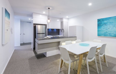 Boardwalk Burleigh Beach - Official - Lennox Head Accommodation 29