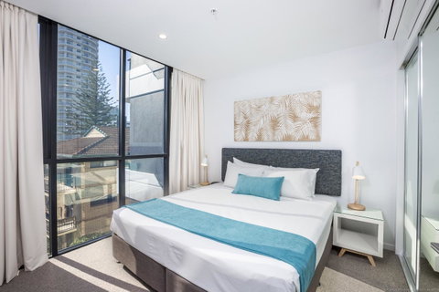 Boardwalk Burleigh Beach - Official - Lennox Head Accommodation 37