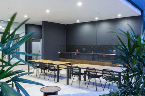 Boardwalk Burleigh Beach - Official - Lennox Head Accommodation 16